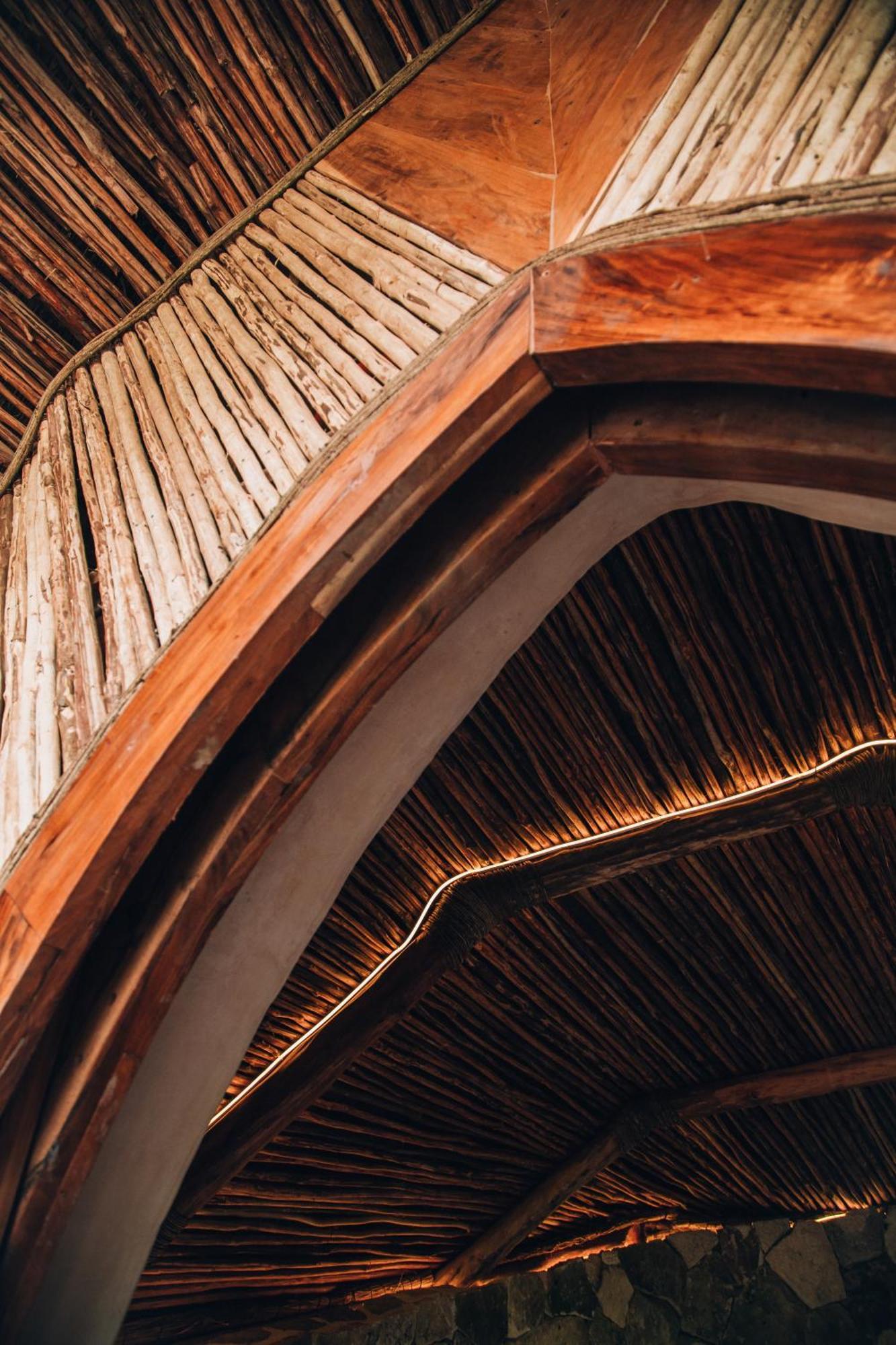 Ikal Tulum Hotel Eksteriør billede The ceiling of the main hall
